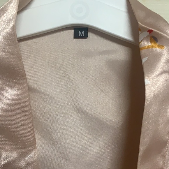 Pink Robe - Picture 4 of 5